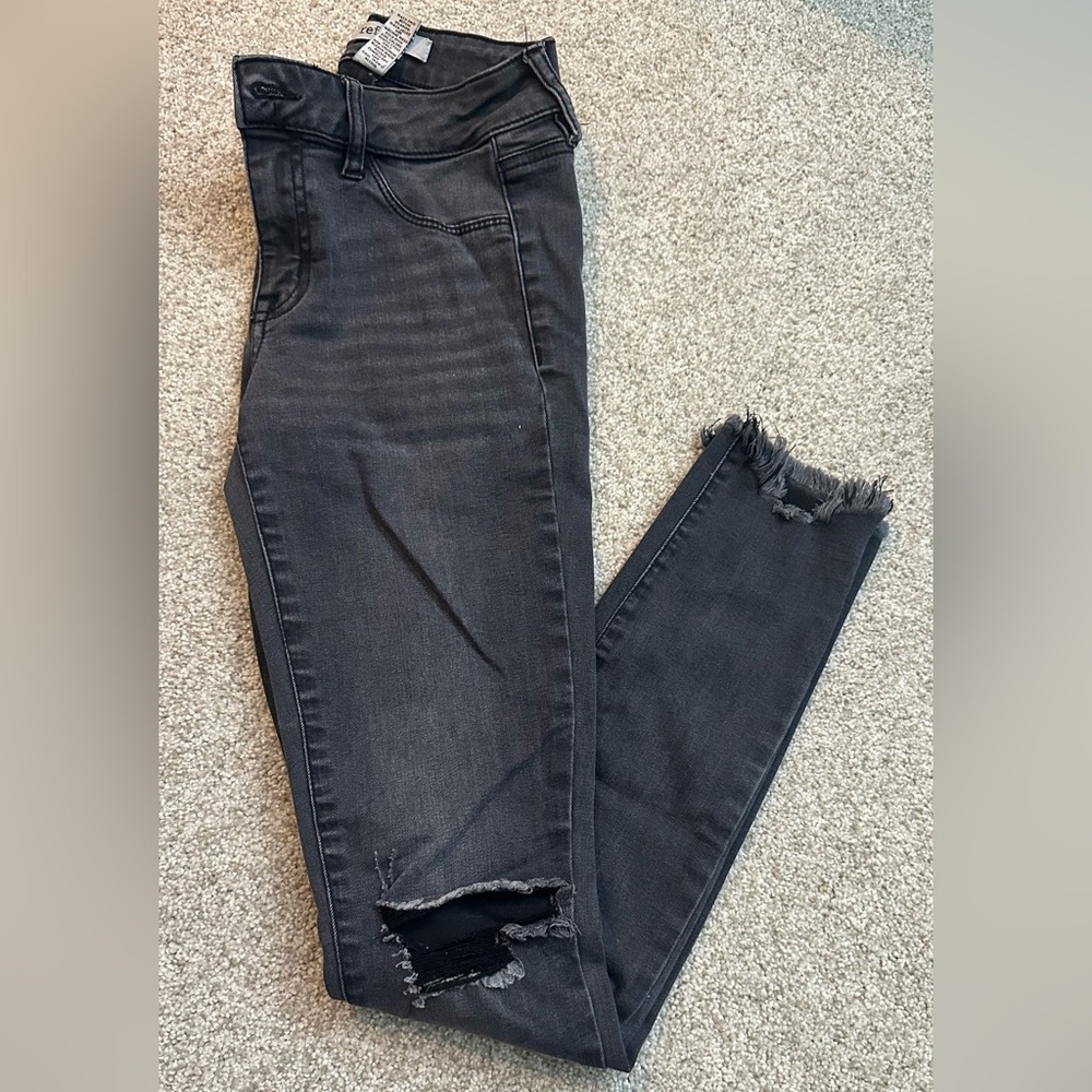 Refuge Charcoal Distressed Ankle Jeans